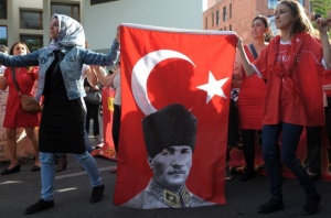 Спонтанни протести в Истанбул заради пострадалите в Диарбекир