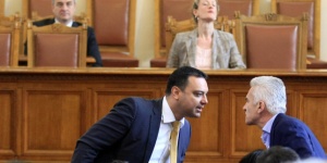 Московски: Провокациите в парламента щяха до доведат до омаскаряване на всички