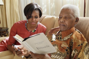 Обама се среща с близките на Мандела