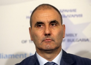 Цветан Цветанов: Недопустимо е депутат да влиза в НС с оръжие