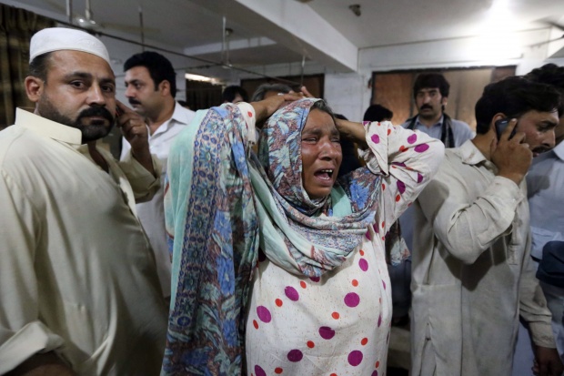 Бомба в автобус погуби 11 студентки в Пакистан