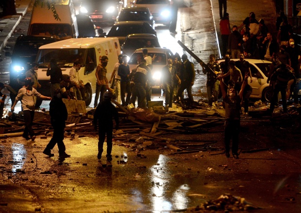 Над 380 са пострадалите при сблъсъците в Анкара