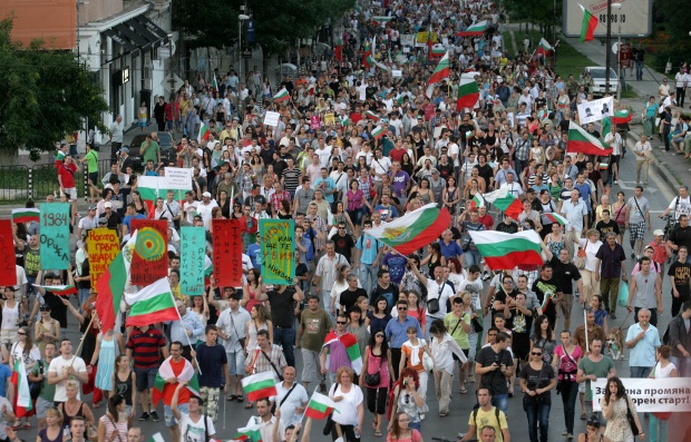 Протестите срещу кабинета "Орешарски" продължават седми ден