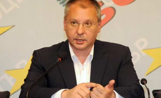 БСП няма да иска оставката на Станишев