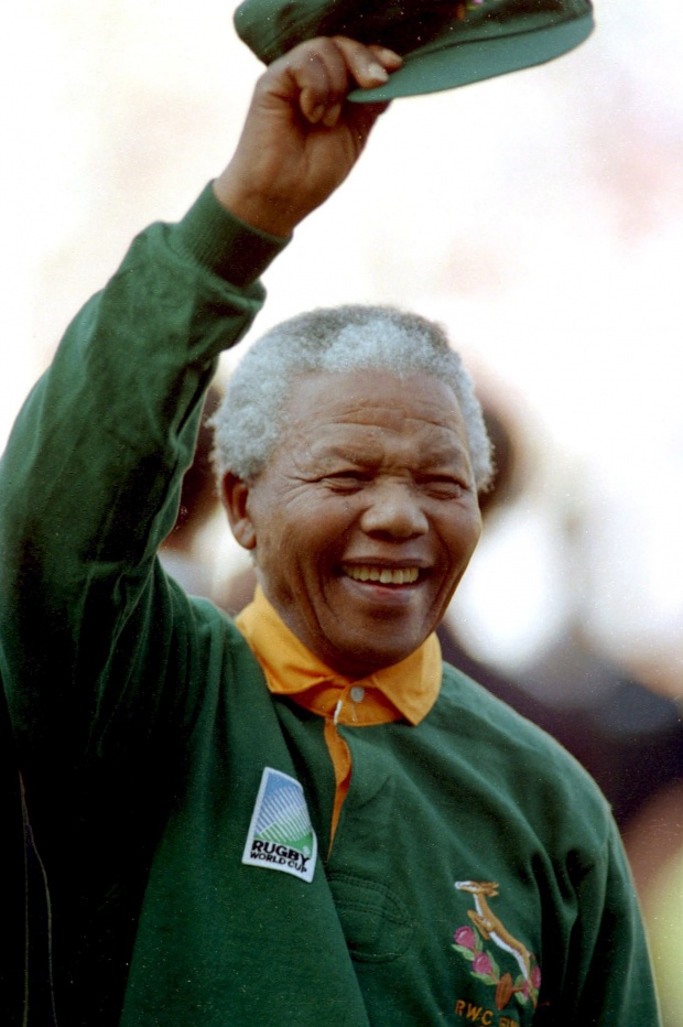 Нелсън Мандела продължава да е в критично състояние