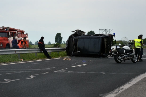 Шофьор предизвика катастрофа на магистрала "Тракия" и избяга