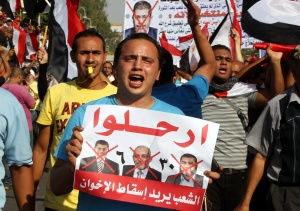 Армията в Египет ще се намеси, ако властите не чуят протестиращите