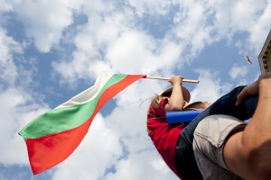 Протестиращи се стичат към Министерски съвет