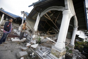 Жертвите на земетресението в Индонезия станаха 25