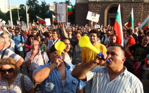 ИТАР-ТАСС:Около 6 500 души участваха в поредния антиправителствен протест в България