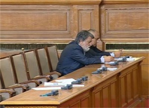 Бунт сред депутатите от ГЕРБ, заради орязани заплати