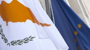 Кипърски работодател на съд, карал българи да работят по 20 часа на ден