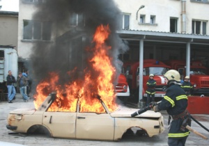 Пет коли горяха в Пловдив и Асеновград