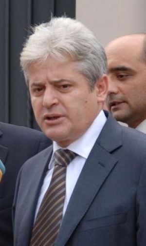 Али Ахмети: Подкрепяме договор за добросъседство с България