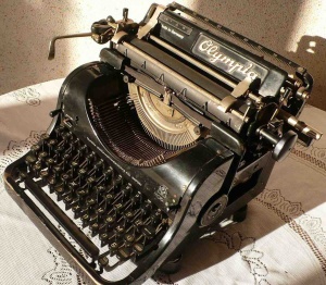 Федералната служба за охрана на Русия сменя компютрите с пишещи машини