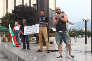 Мишо Шамара на контрапротеста в подкрепа на кабинета