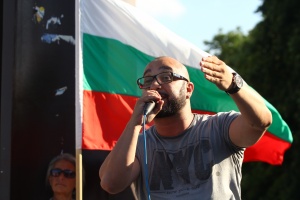 Мишо Шамара отново оглави контрапротеста пред НДК
