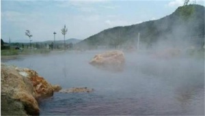 Туристка си изгори краката в гьола край Рупите, иска обезщетение 105 922 лв.