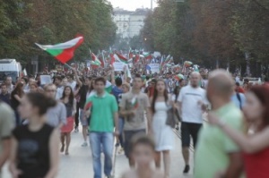 Протестът, ден 37: "Да бягаме заедно. За България, не от България"