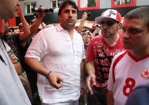 Задържаха Цимбика, скочил на Стойчо Младенов