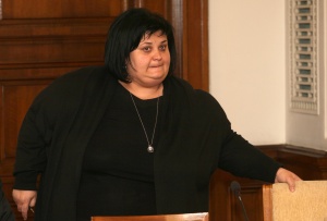 Фидосова депозира молба за напускане на парламента