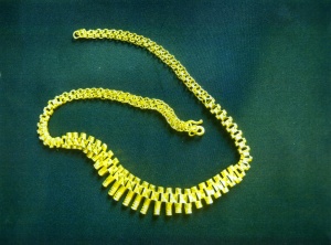 МВР предаде на НИМ златна римска огърлица