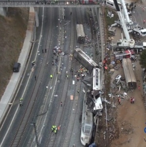 Полицията в Испания: Жертвите на железопътната катастрофа са 78 души