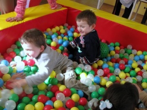 Помощите за деца с увреждания стават 217 лв.