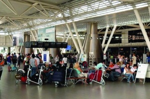 Сигнал за бомба затвори Летище София