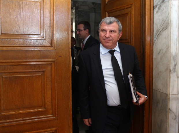 Министър Греков: Проверките ще решат проблемите на фермерите за кратко