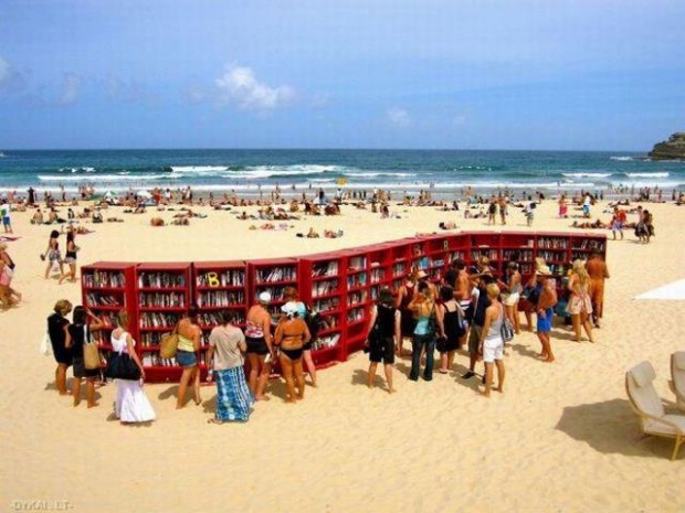 Първата плажна библиотека „отвори врати“ в Албена