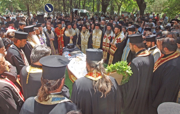 Кирил Варненски беше погребан в митрополитската алея