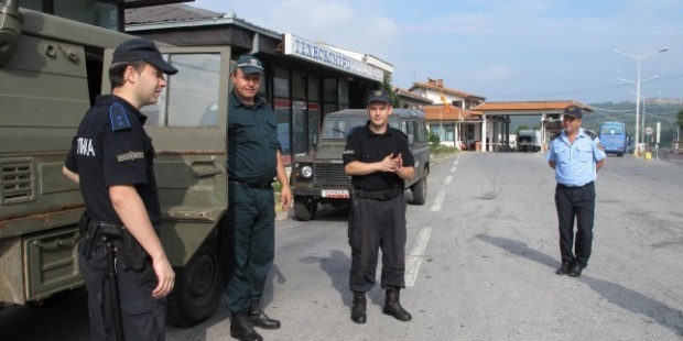 Откриха над 30 нелегални емигранти в Македония