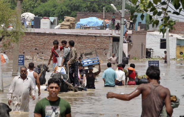 Над 150 души се удавиха при наводнения в Индия