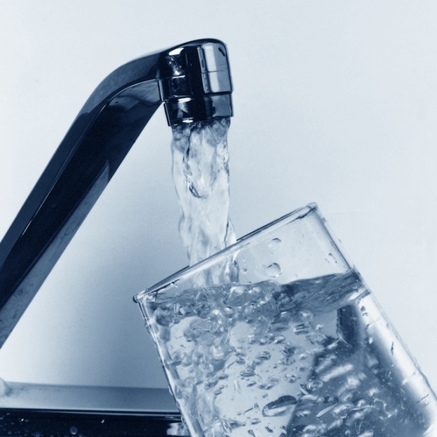 Общината и „Софийска вода“ раздават вода в жегите