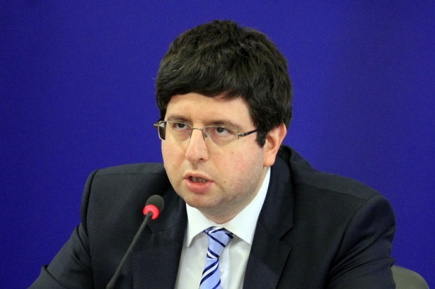 Министър Чобанов: Търсим резерви в подкрепа на заетостта