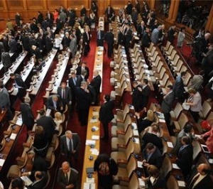 Депутатите отложиха за утре гласуването на върнатия от президента Закон за СРС
