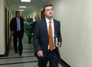 Стойнев обобщава нередностите в „Ораново“ в парламента