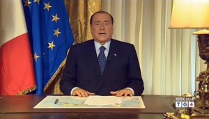 Берлускони избегна затвора, но остава в политиката