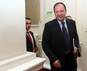 Михаил Миков ще свика Народното събрание на извънредно заседание на 30 август