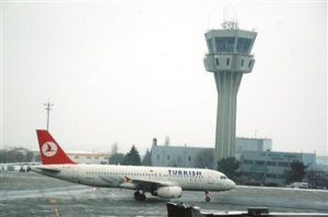Двама турски пилоти отвлечени от летището в Бейрут