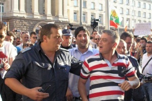 От Национално движение "Свобода" искат нови „доброволни отряди“