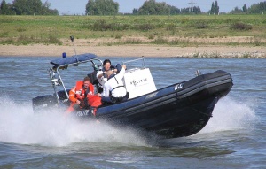 Четирима в неизвестност след сблъсък между платноход и танкер в Холандия