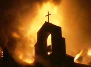 Поддръжници на Мохамед Мурси са опожарили коптска църква в Египет