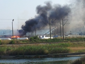Пожарът от запалената цистерна край Езерово е локализиран