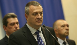 Цветлин Йовчев: Назначих две проверки заради взривовете на гара Езерово