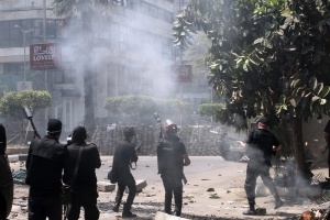 Жертвите след разпръсването на привърженици на Мурси в Кайро достигнаха 464