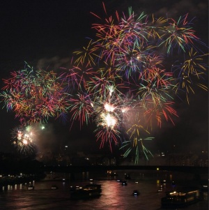 Най-малко 40 японци са ранени при взрив на фестивал с фойерверки