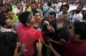 Кървави сблъсъци в Египет, най-малко 70 убити