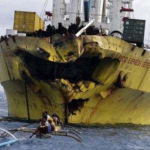 85 са изчезналите след катастрофа на кораб и ферибот